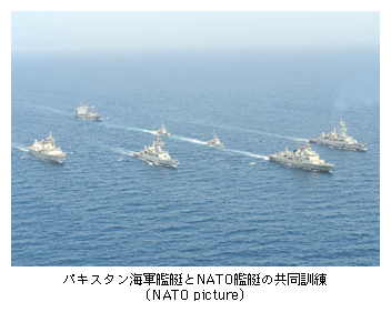 パキスタン海軍艦艇とNATO艦艇の共同訓練〔Nato Picture〕
