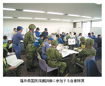 福井県国民保護訓練に参加する自衛隊員