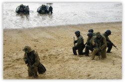 米海兵隊との実動訓練に参加する西方普通科連隊の隊員