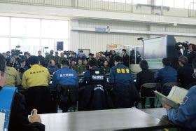 国民保護訓練（長崎県）において対策協議を行う 防衛省・自衛隊など関係省庁・県、警察の職員