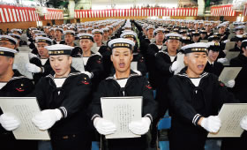 海自横須賀教育隊において行われた自衛官候補生の入隊式