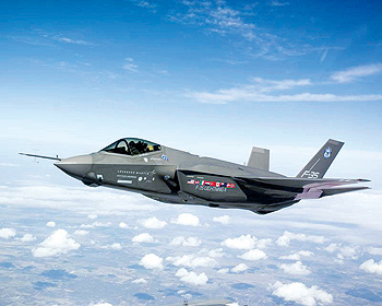 F-35A퓬@ƂđI