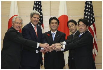 日米両国の防衛・外務四閣僚の画像
