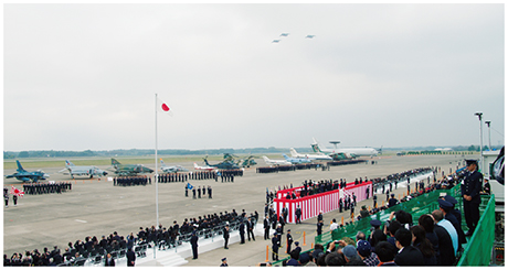 防衛省・自衛隊60周年記念航空観閲式の画像