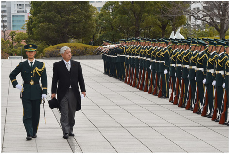 中谷防衛大臣の画像