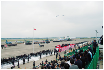 防衛省・自衛隊60周年記念航空観閲式の画像