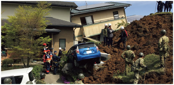 南阿蘇での捜索活動の画像