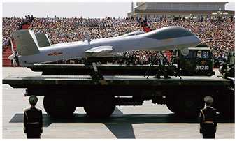 軍事パレードで展示されたGJ-1（「翼竜（よくりゅう）」）攻撃型無人機【IHS Jane’s】の画像