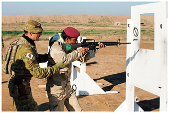 豪州軍によるイラク軍への教育訓練の風景【豪国防省HP】の画像