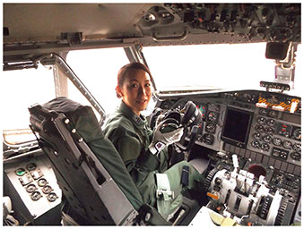 C-1操縦士として活躍する逢坂3佐の画像