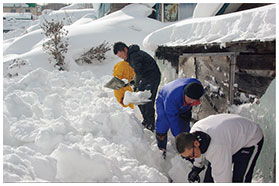 北海道赤平市における除雪ボランティア（第10普通科連隊（北海道滝川市））の画像