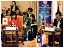 ラオスにおける日ASEAN防衛担当大臣会合に参加する稲田防衛大臣(16(平成28)年11月)