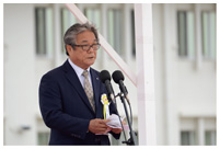 与那国駐屯地創立1周年記念行事で訓辞を述べる外間与那国町長