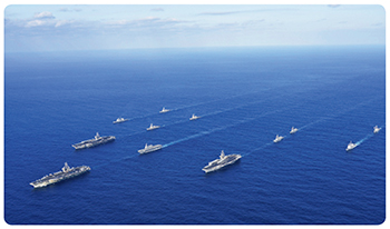 日本海における海自と米海軍との共同訓練（17（平成29）年11月）