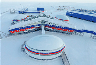 アレクサンドラ島の軍用居住施設「北極の三つ葉」【ロシア国防省】