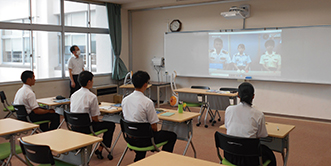 高校生に対するオンライン説明会の様子