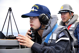 訓練参加中の海上自衛官