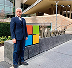 マイクロソフト社（米国ワシントン州）において研修中の筆者